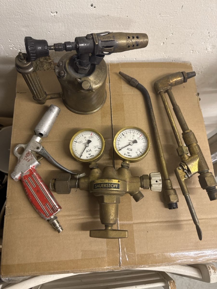 Saldatori: Gas Welding Set Sievert AGA Sauerstoff Gauges Used – Usato da Riehen venduto da M.S.DVD 3