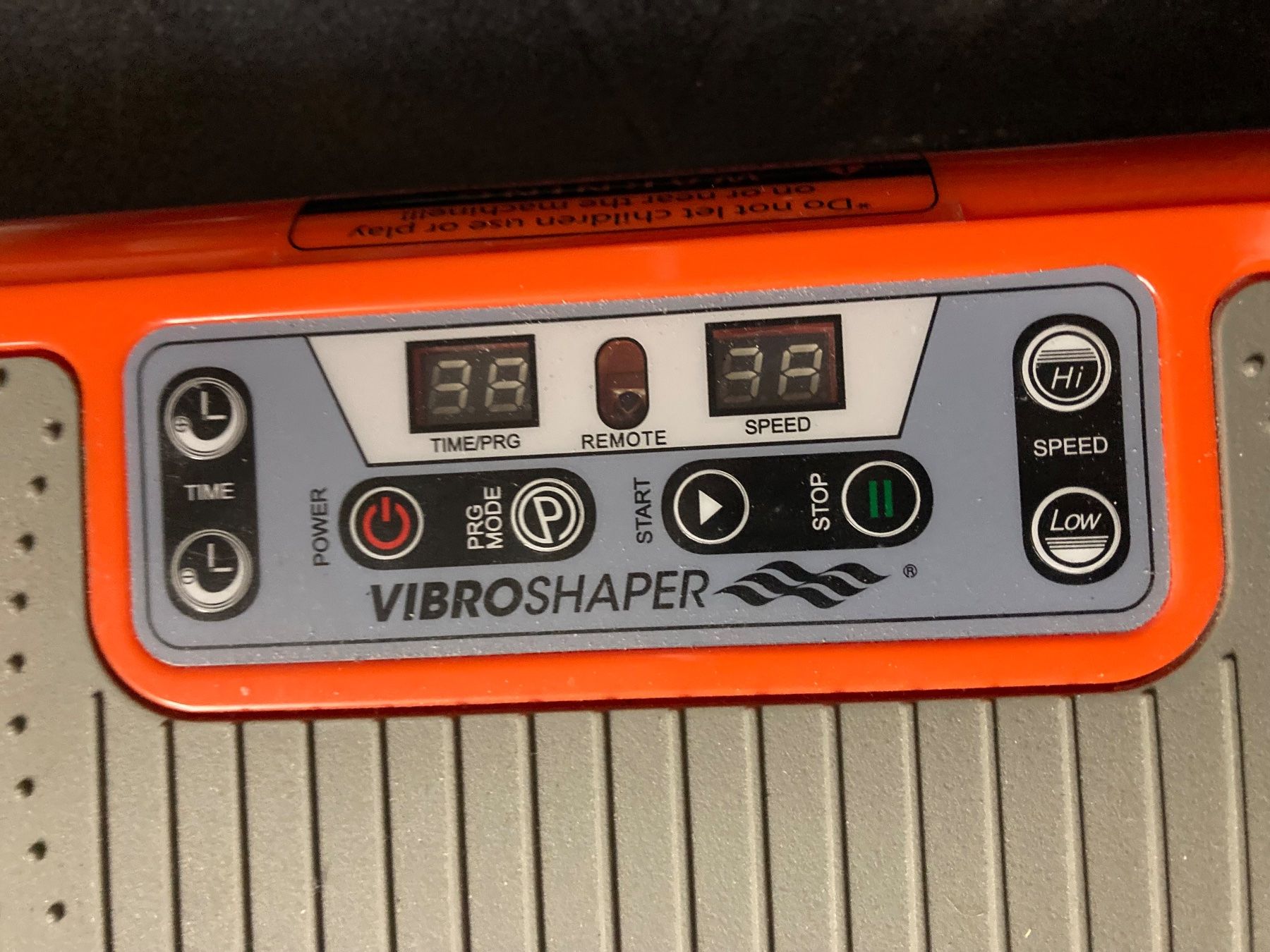 Hometrainer: Vibrationsplatte mit Fernbedienung – Usato da Lostorf venduto da frapey02 2