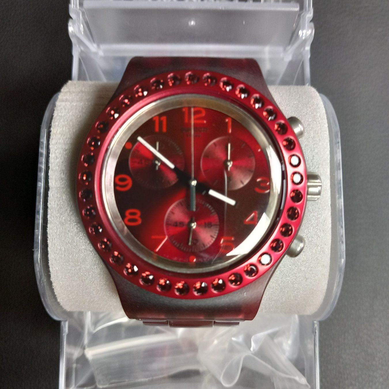 Swatch Orologi: Swatch Ruby Brilliance neuve + bracelet de rechange – Nuovo e nell'imballaggio originale da La Chaux-de-Fonds venduto da Swiss_LP_Records