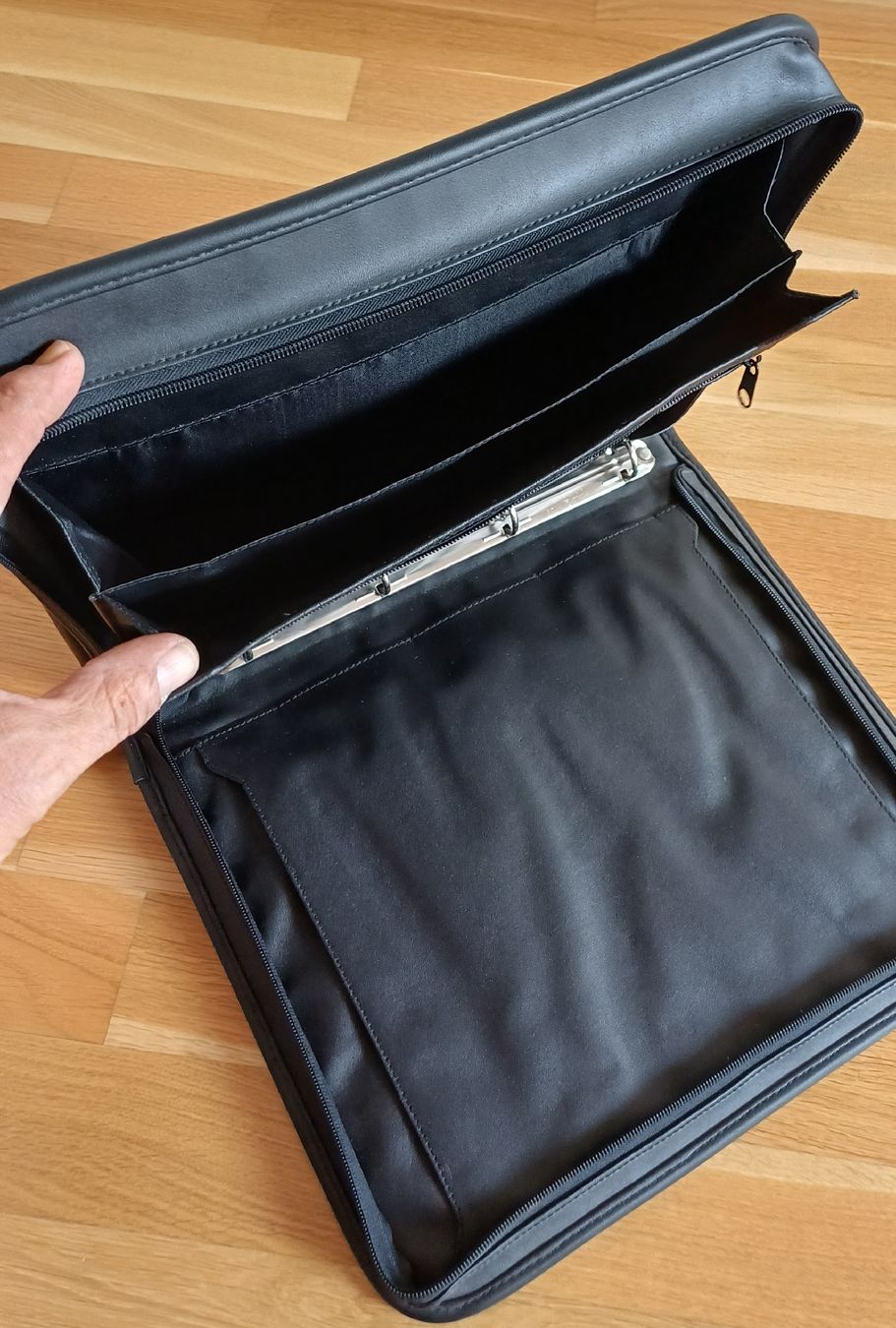Koffer & Taschen: Aktentasche / Schreibmappe 1A Zustand – Gebraucht aus Pfeffikon LU von SY-YoLo 2