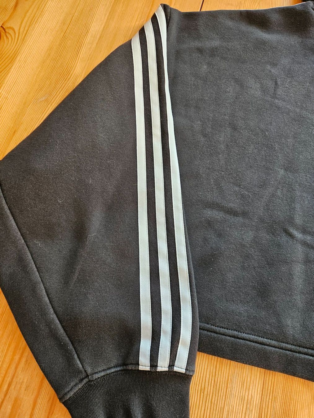 Adidas Maglioni & Felpe: Cropped Sweater adidas Grösse S retro Pullover Hoodie – Usato da Hägglingen venduto da United-Village-Trade 6