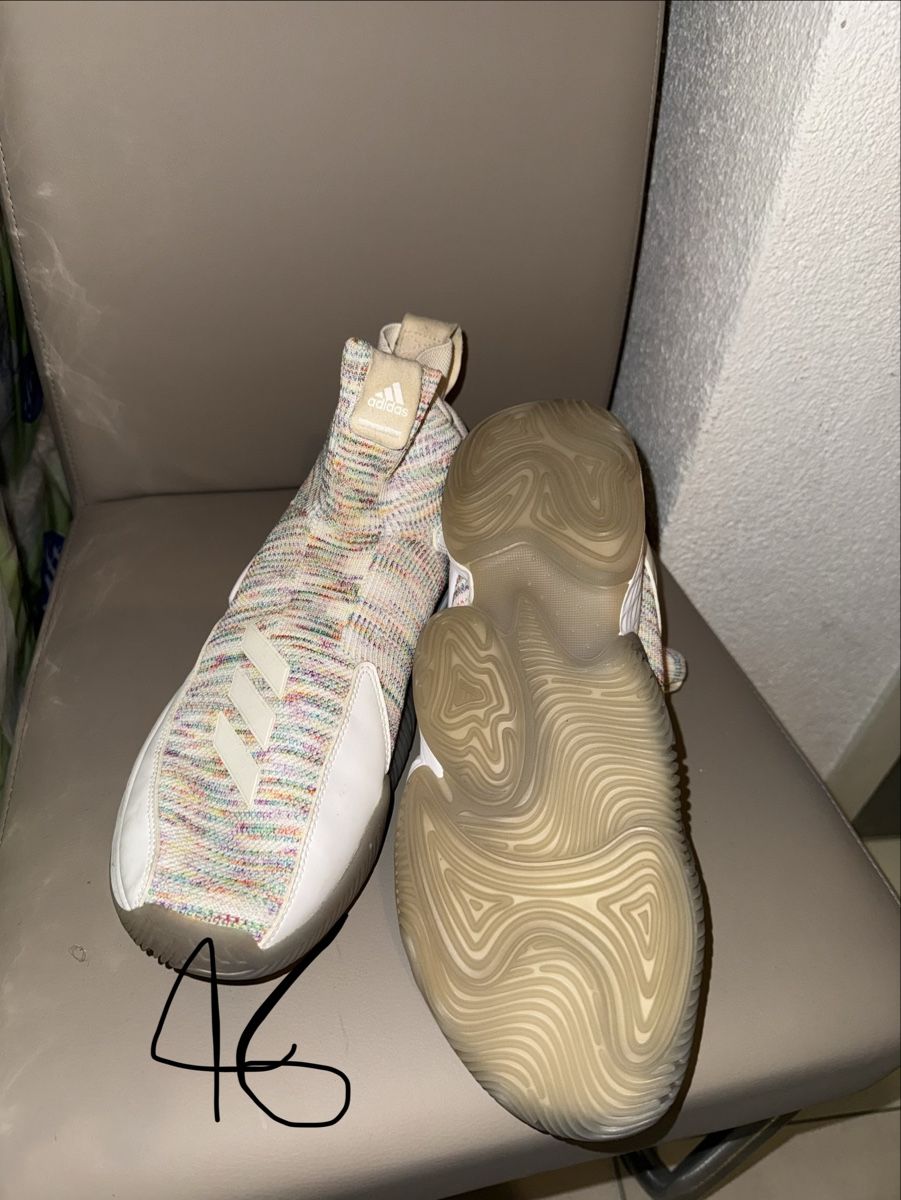 Herrenschuhe: Basketballschuhe future adidas – Gebraucht aus Aarburg von mat_fb6n 1