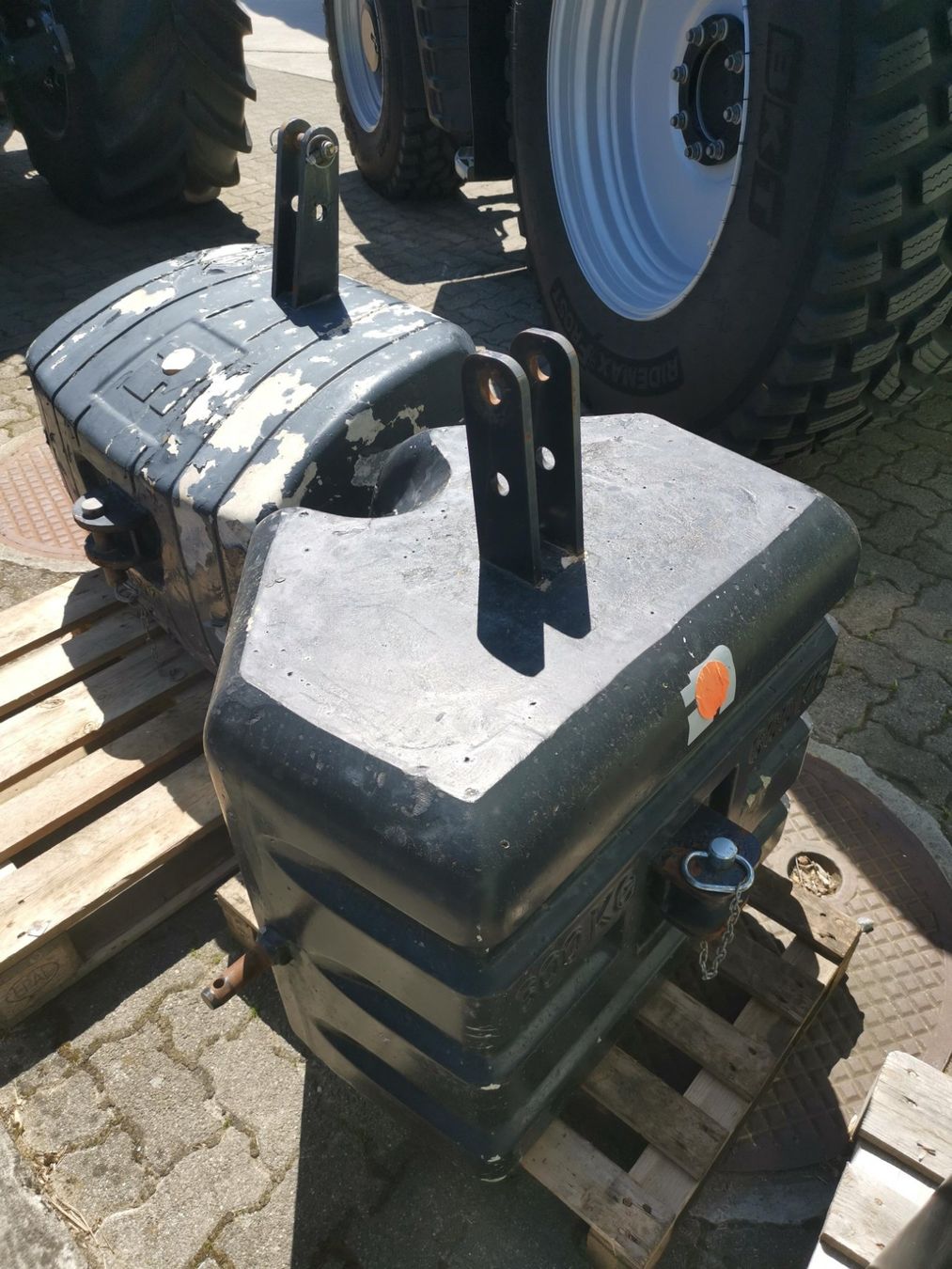 Trattori: Traktoren Gewicht 600 KG – Usato da Buttwil venduto da obelix-idefix 3