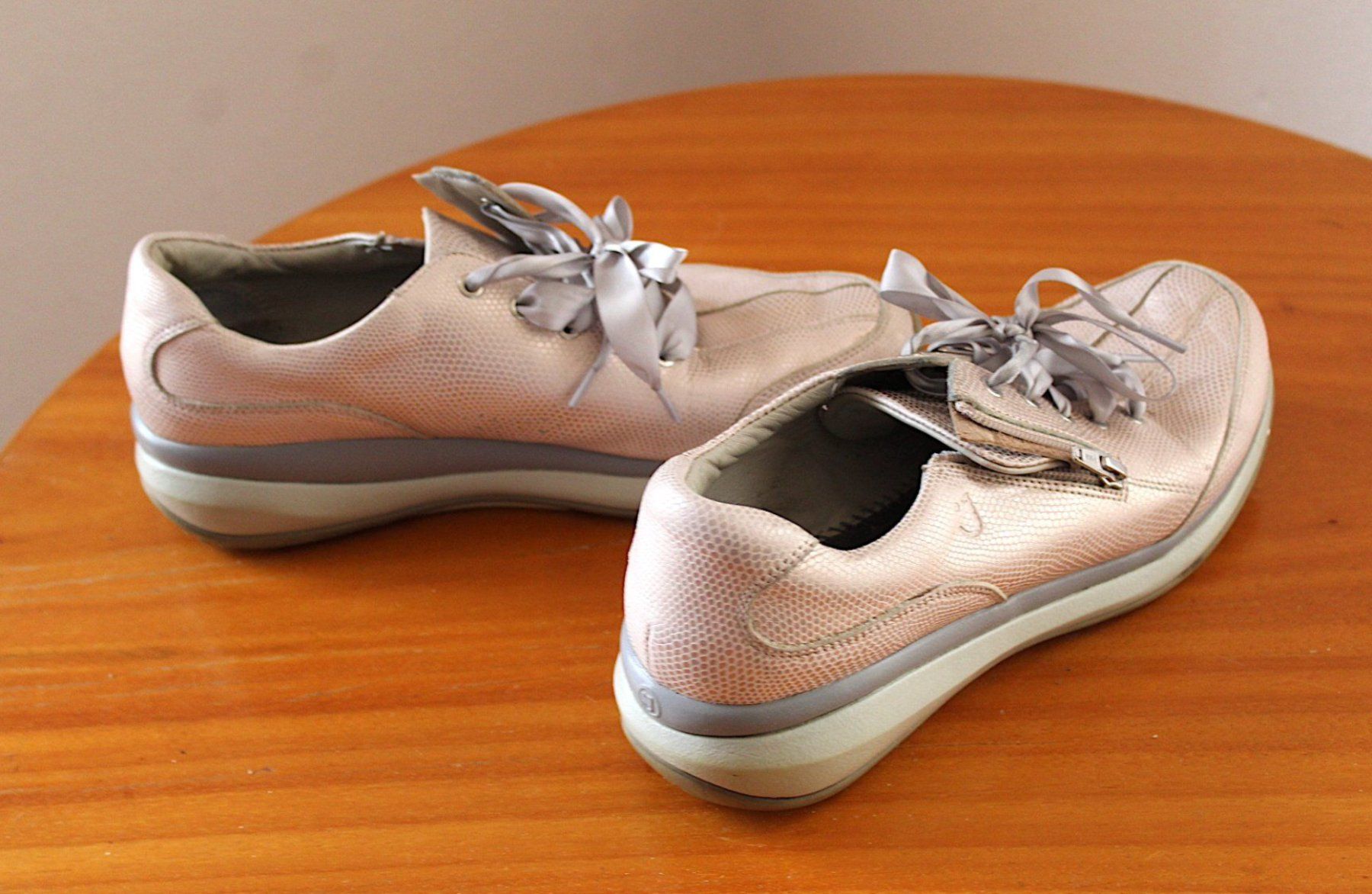 Scarpe da donna: Damen Sneaker , EU Gr.40.5 – Usato da Locarno venduto da madame-tus-sauds 7