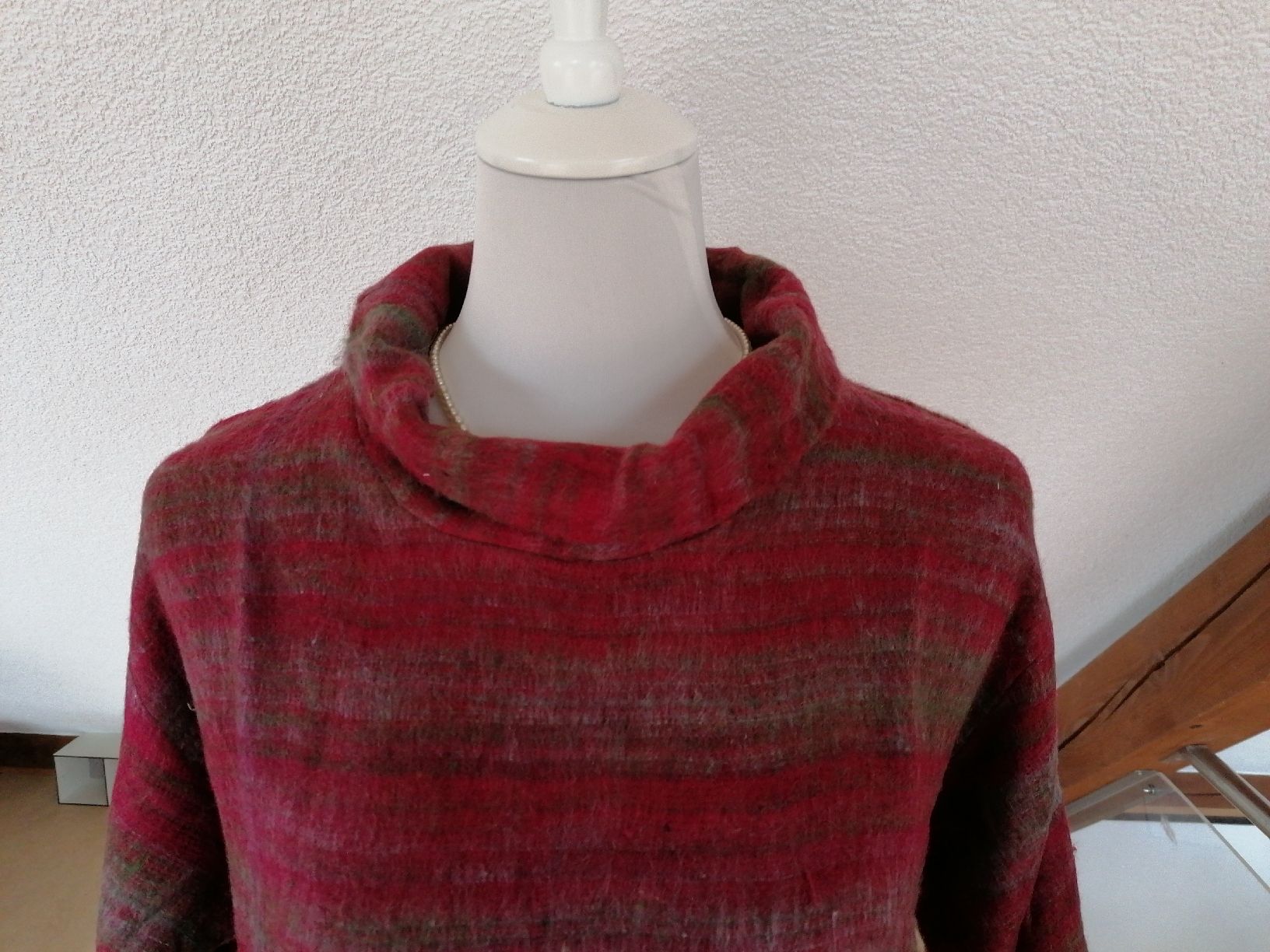 Pulls & Sweat-shirts: Kuscheliger Pullover Fransen rot/grün Gr. One size Boom Baba – Neuf (Voir description) à Klingnau par vollmond36 3