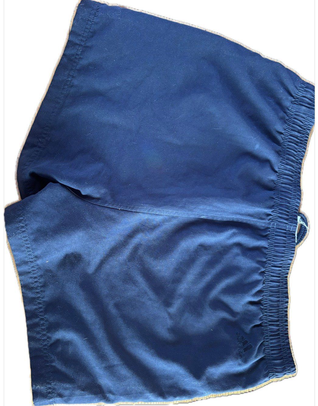 Adidas Pantaloni: adidas vintage shorts – Usato da Isenthal venduto da lab_n5qz 1