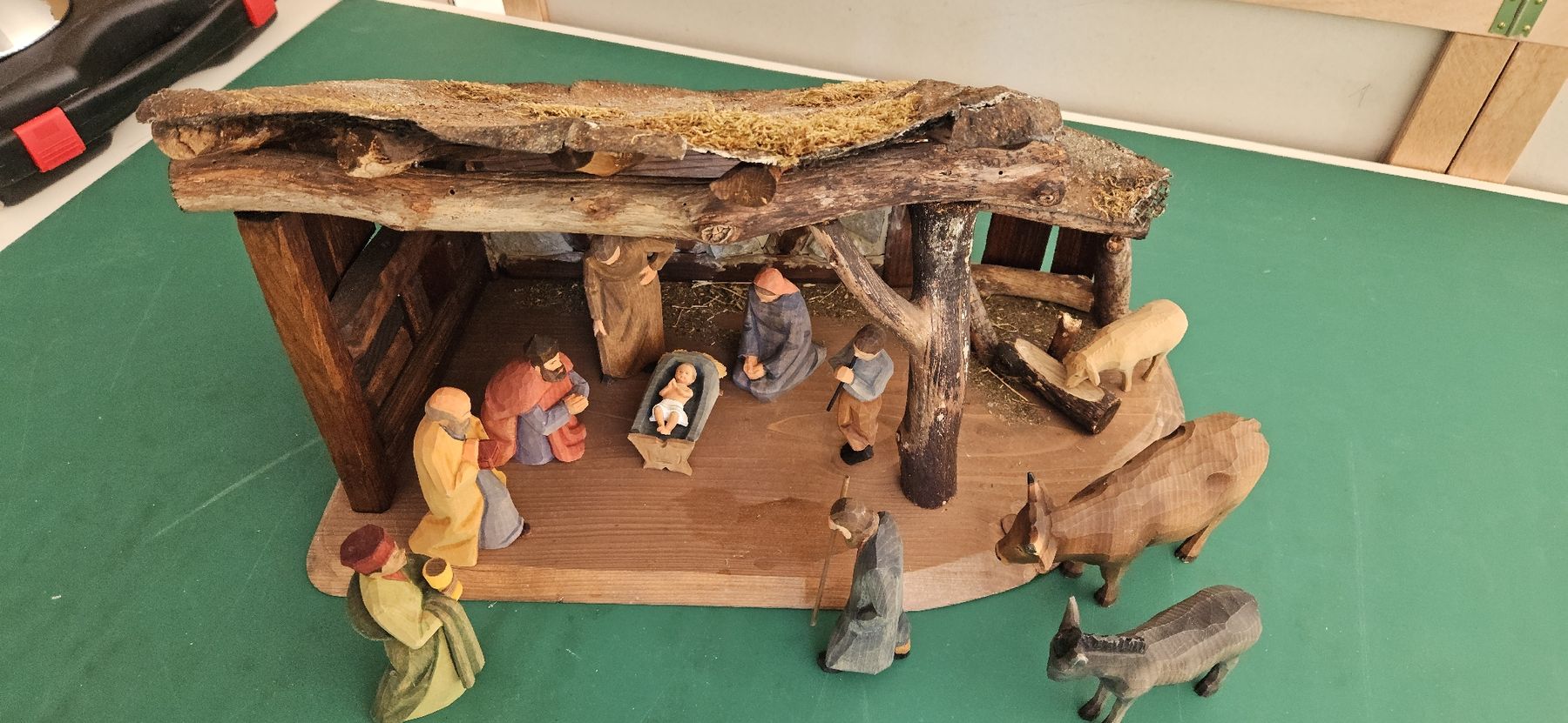 Statuette: Weihnachtskrippe Krippenfiguren Brienzer Holzbildhauerei AG – Usato da Nürensdorf venduto da salibeer 8