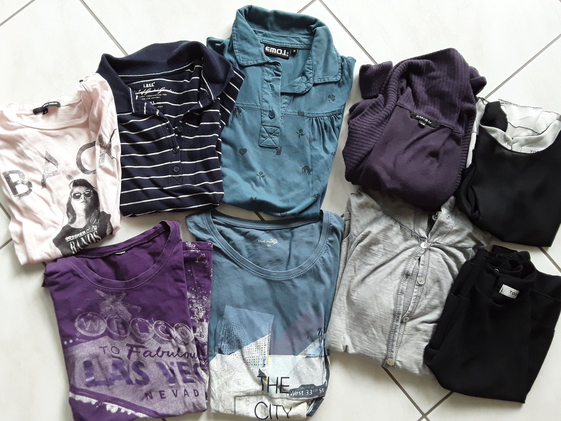 Lotti & Set di vestiti: Damen T-Shirts & Bluse XS/ S – Usato da Heimberg venduto da Samprof 2