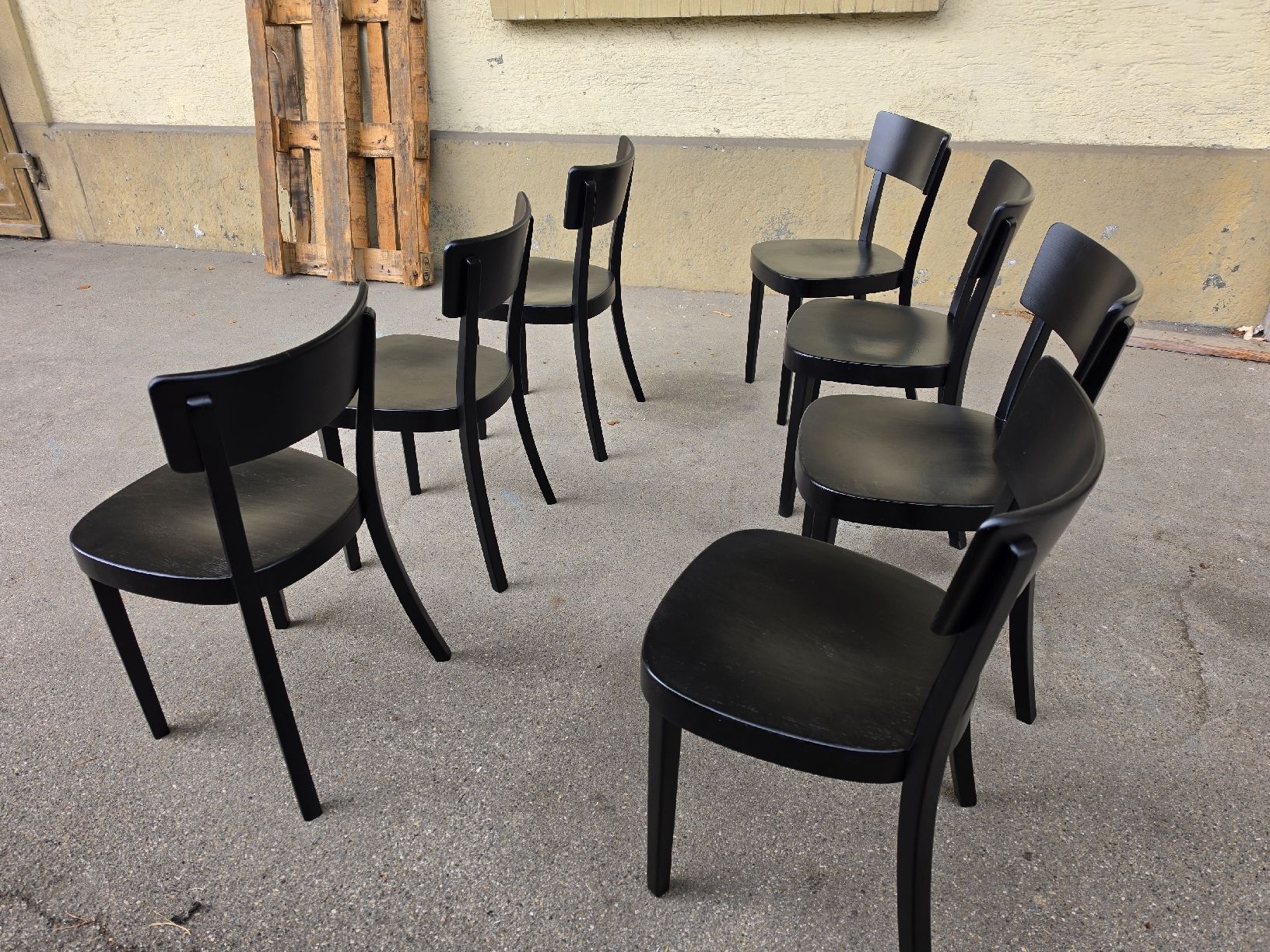 Horgen Glarus Stühle: 7 Horgen Glarus Stühle Schwarz – Neu (gemäss Beschreibung) aus Wil SG von Athi 5