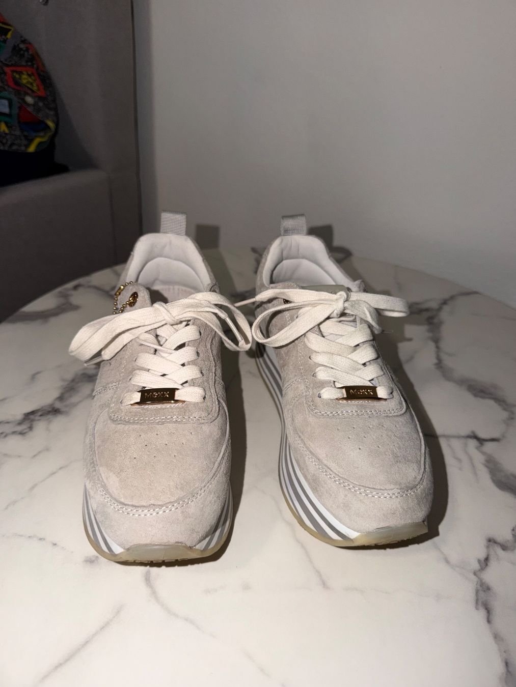 Mexx Scarpe da donna: hellgraue Wildleder-Sneaker von Mexx – Usato da Ittigen venduto da zaf_6sy9 1