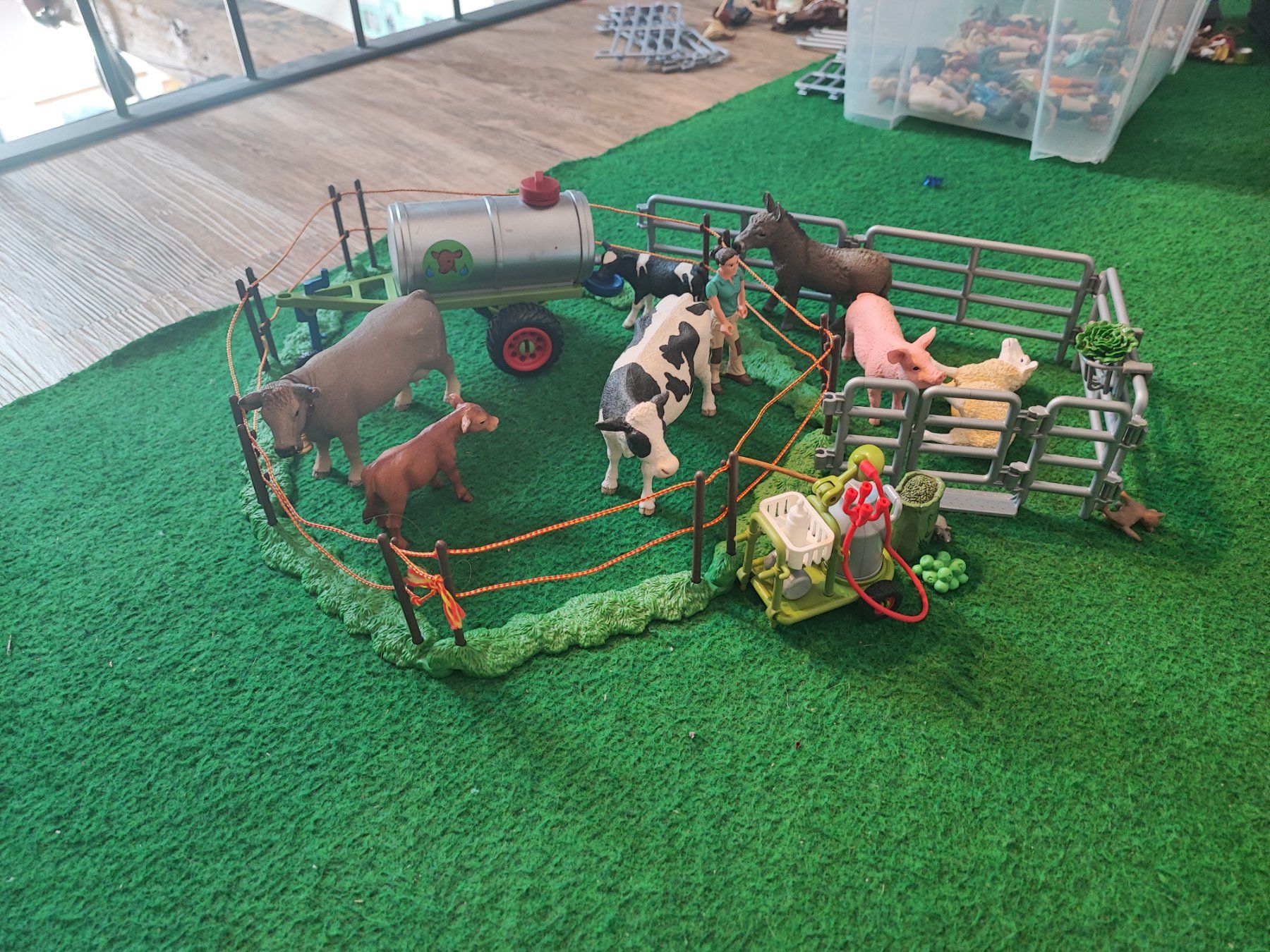 Giocattoli: Schleich Farm inkl.melkstation – Usato da Beinwil am See venduto da limaalpha1986