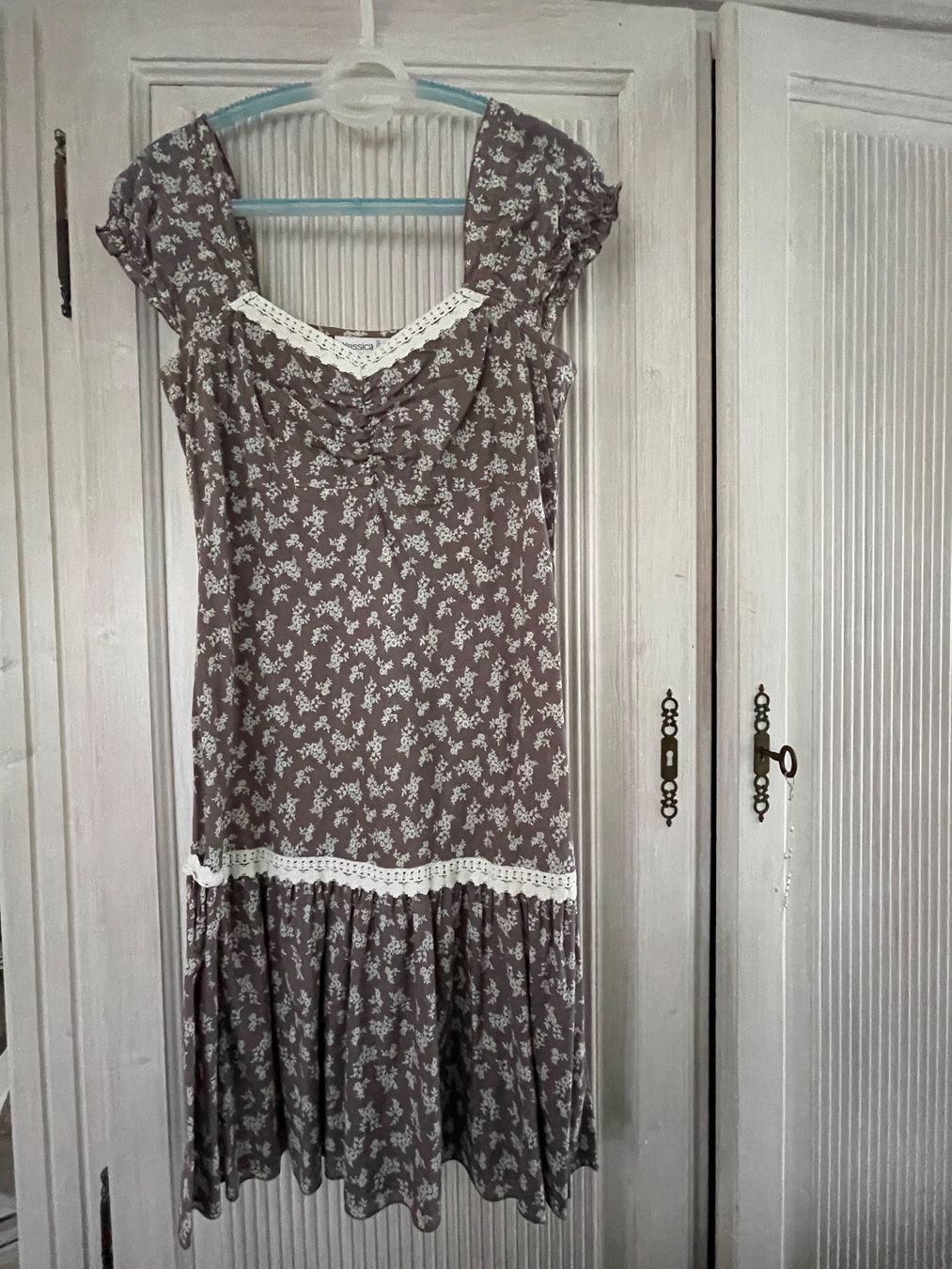 Vestiti: Kleid Taupe Gr. 36/38 – Usato da Goldswil venduto da _Dudy_