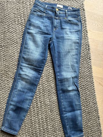Closed! Skinny Pusher gr. 27