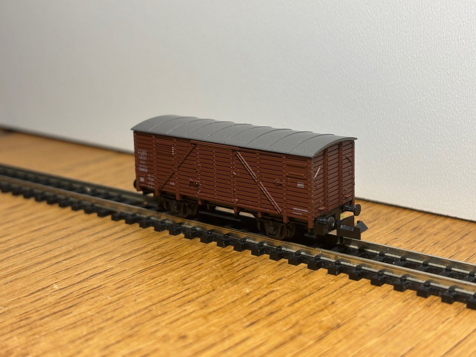 Modellini di ferrovie: *e1354:  Güterwagen (Spur N) – Usato da Birsfelden venduto da Birs_25