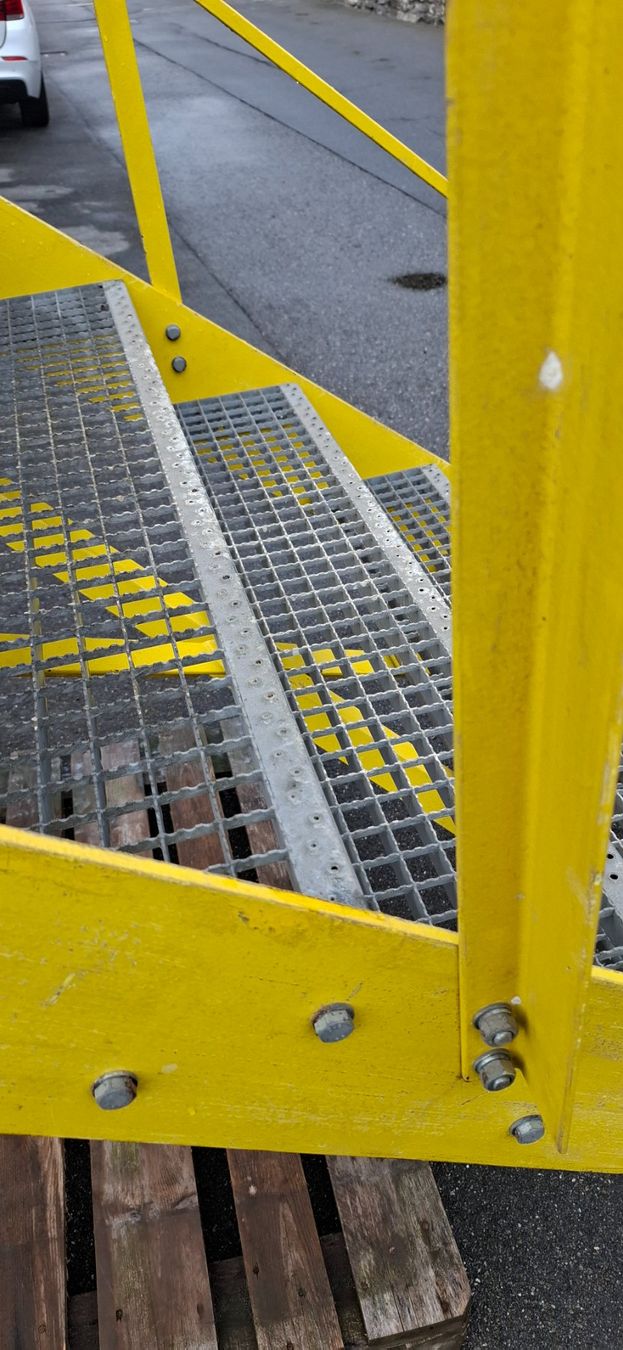 Treppen: Treppe gemäss Bild aber ohne Podest – Gebraucht aus Reichenbach i. K. von Wskorpion 3