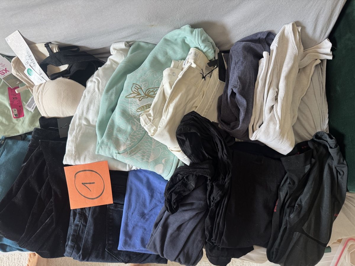 Lots de vêtements: Kleiderpaket 1 Grösse S – D'occasion à Endingen par Mira-Nur 2