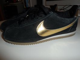 **** Nike Classic Cortez Schwarz Metallic Gold Gr 39 ****