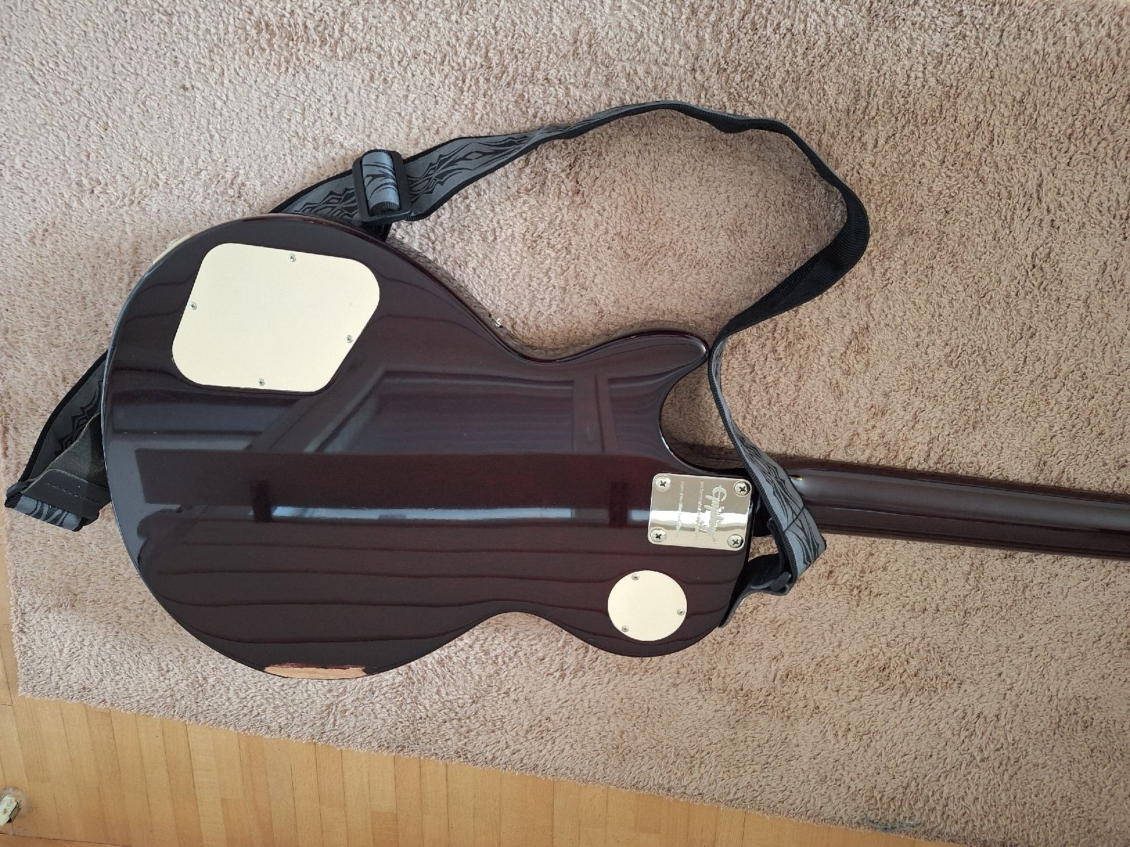 Strumenti musicali: E- Gitarre – Usato da Chur venduto da dddd94 1