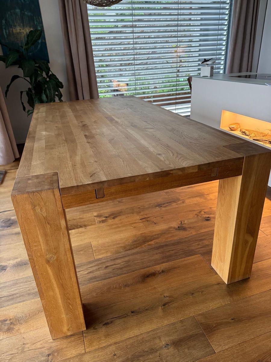 Tables: Masiver Eichentisch – D'occasion à Spiez par Eizo07
