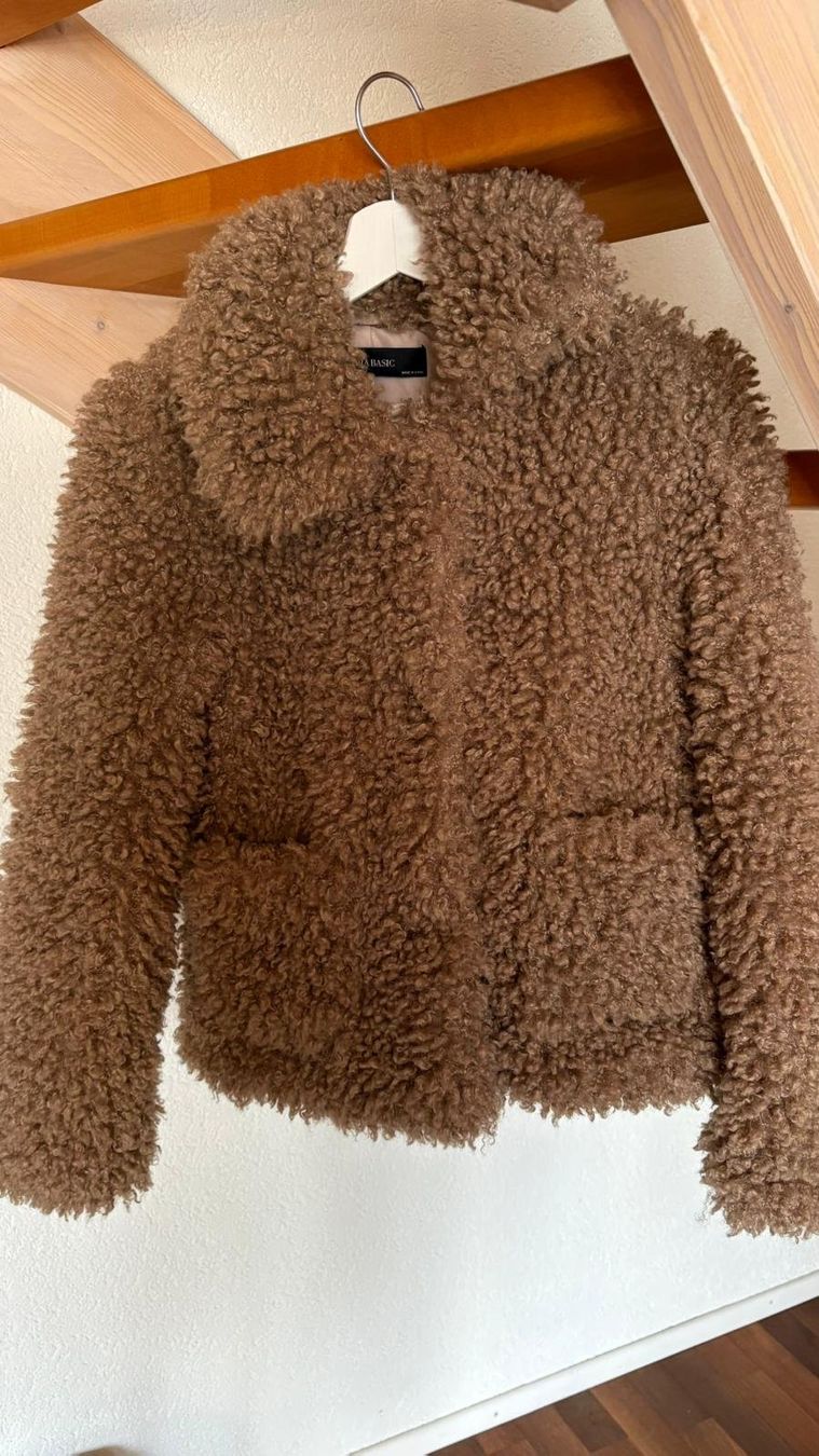 Zara Giacche: Zara Basic Teddy Jacke, Grösse XS, Top Zustand! – Usato da Kirchberg BE venduto da TurtleShop