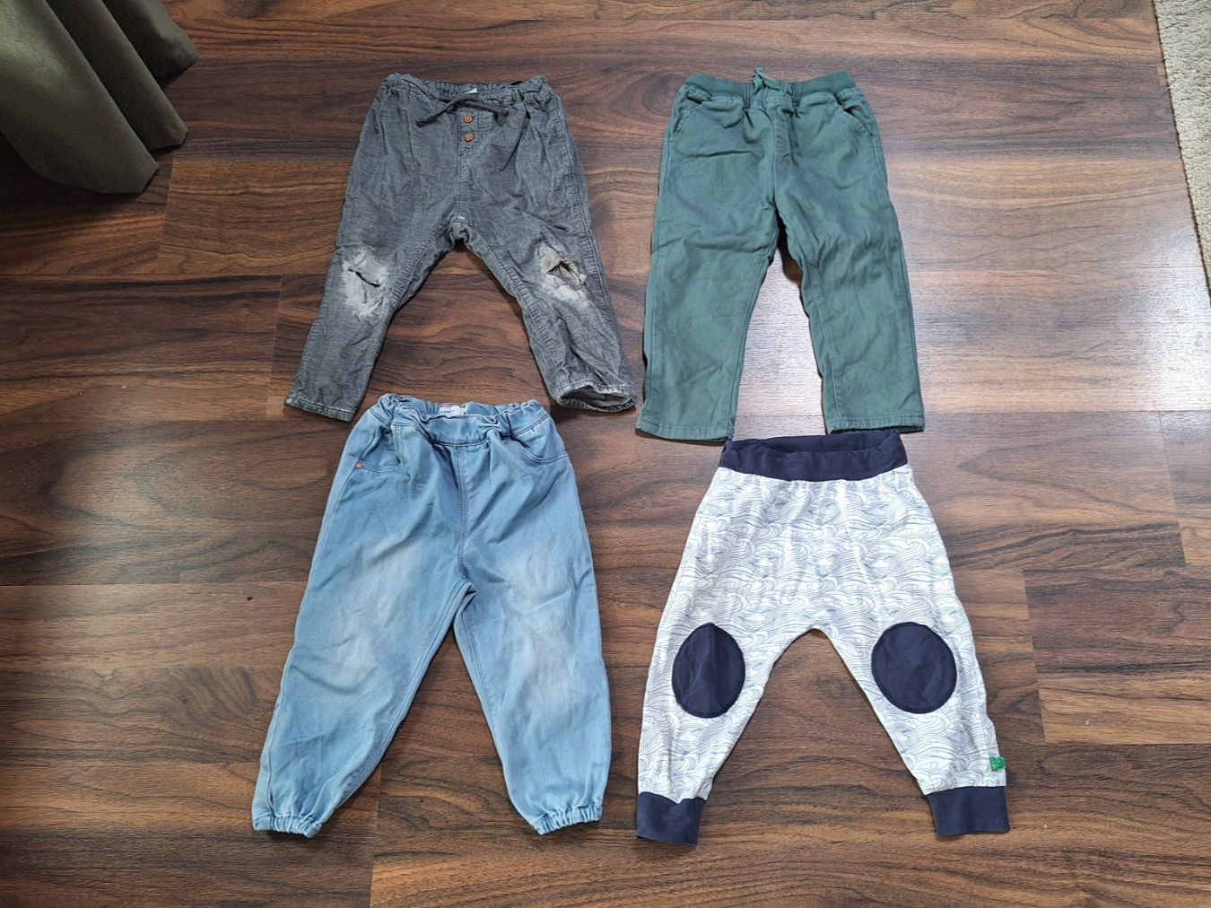 Pantaloni: 4 Hose Grösse 86/92 – Usato da Uster venduto da fofinha-8610