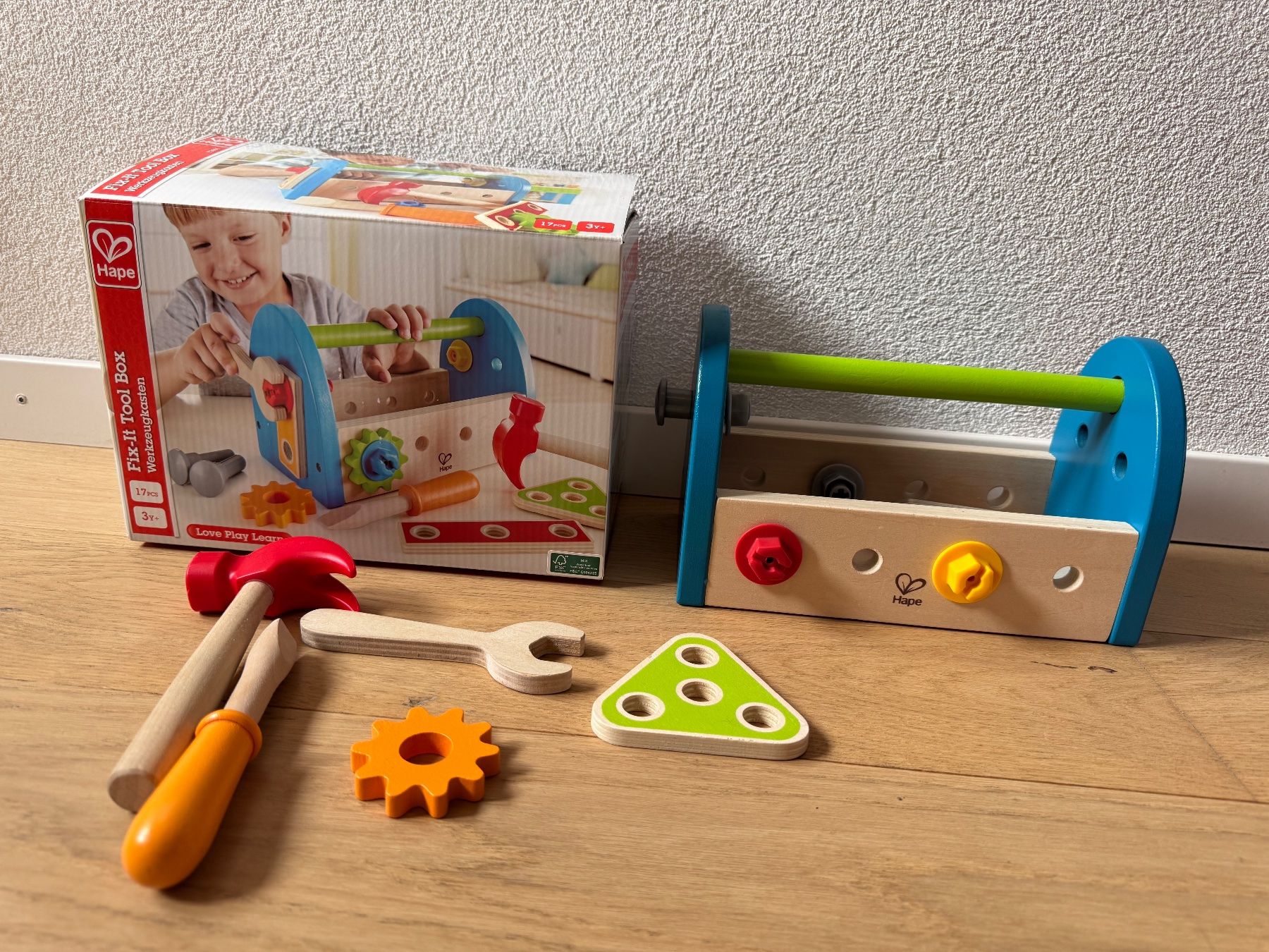 Hape Spielzeuge: Boîte à outils en bois – Gebraucht aus Collombey von svea16
