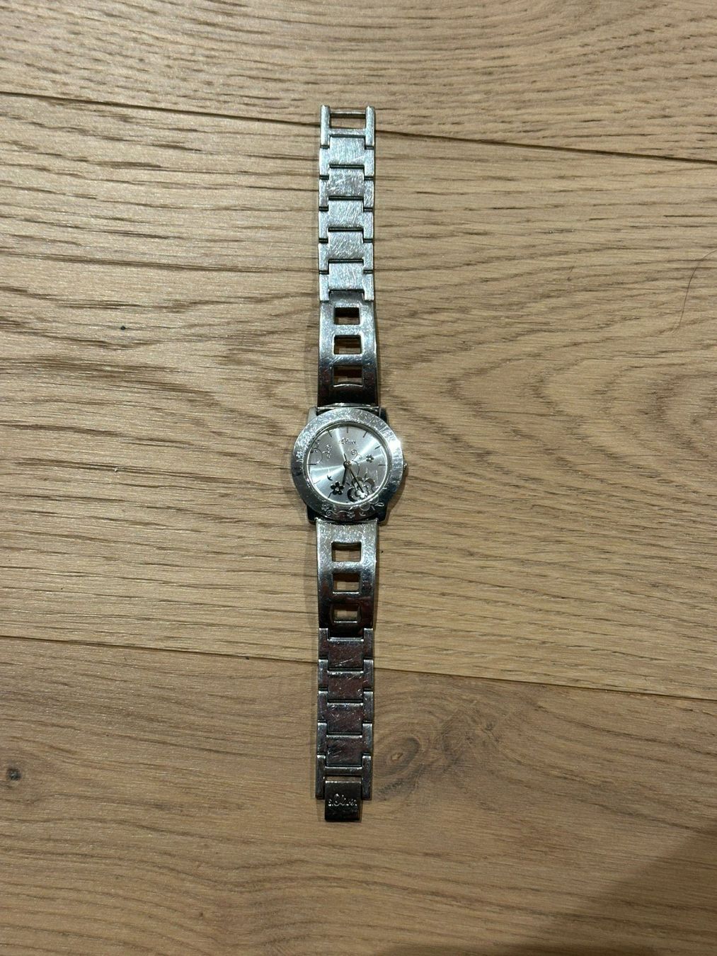 Armbänder & -reifen: Armbanduhr – Gebraucht aus Rickenbach b. Wil von Salsch