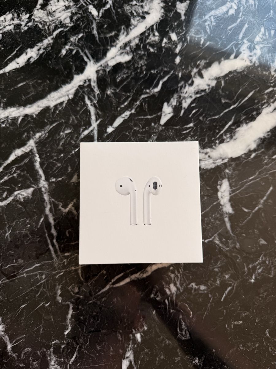 Apple Casques audio: Apple AirPods with Charging Case – Neuf avec emballage d'origine à Zürich par nicolawalter 1