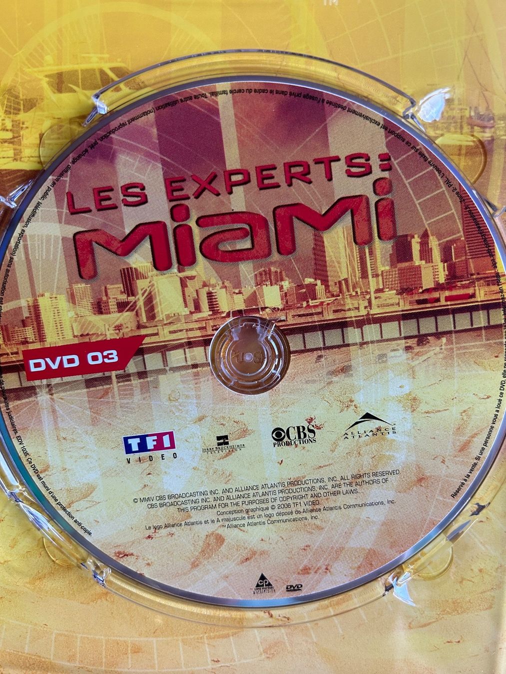 Alle DVDs: LES EXPERTS MIAMI SAISON 2 ÉPISODES 13 À 24 – Gebraucht aus St-Cierges von Crisi53 4