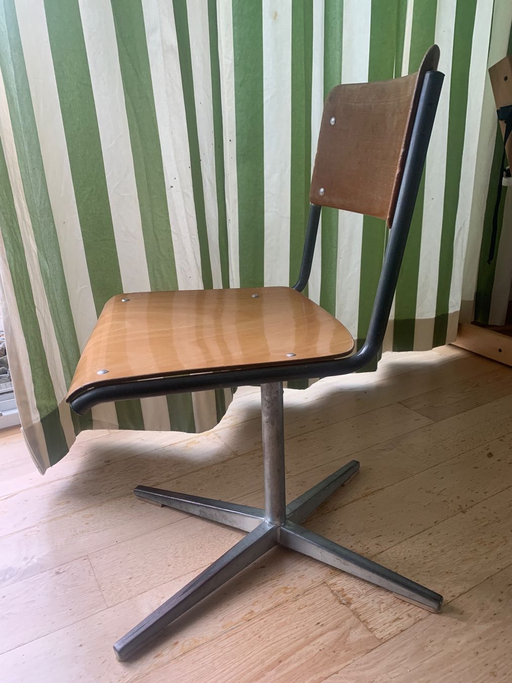 Embru Chaises: Stuhl Embru Retro, Schulstuhl – D'occasion à Wildegg par Elefant42 4