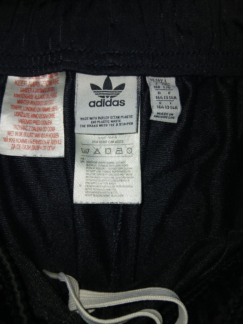 Adidas Pantaloni: pantalons de sport enfants – Usato da la chaux-de-fonds venduto da Melacora35 1