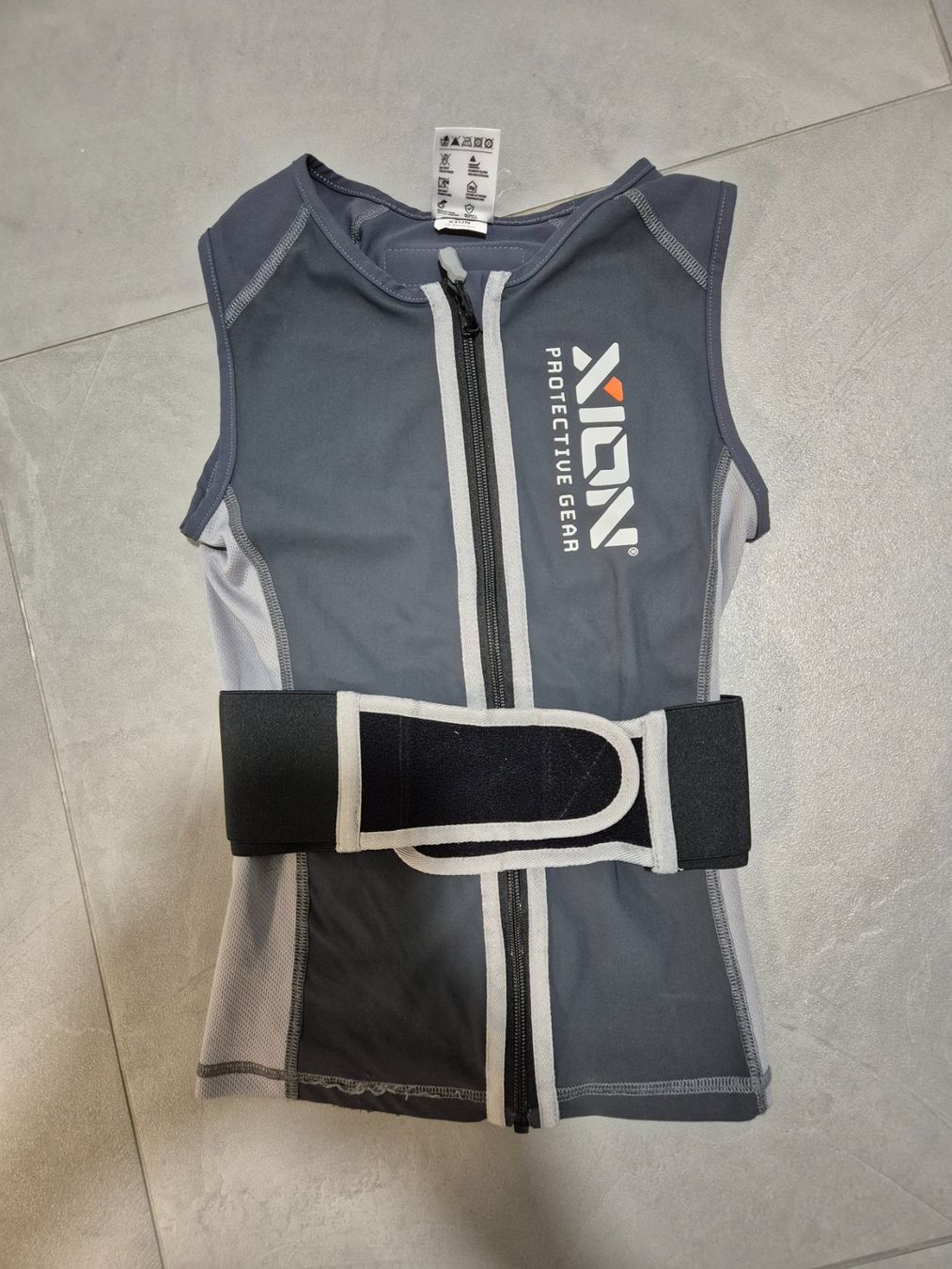 Protezioni & Imbottiture: Rückenprotektor XION Junior – Usato da Wetzikon ZH venduto da Hitsch0