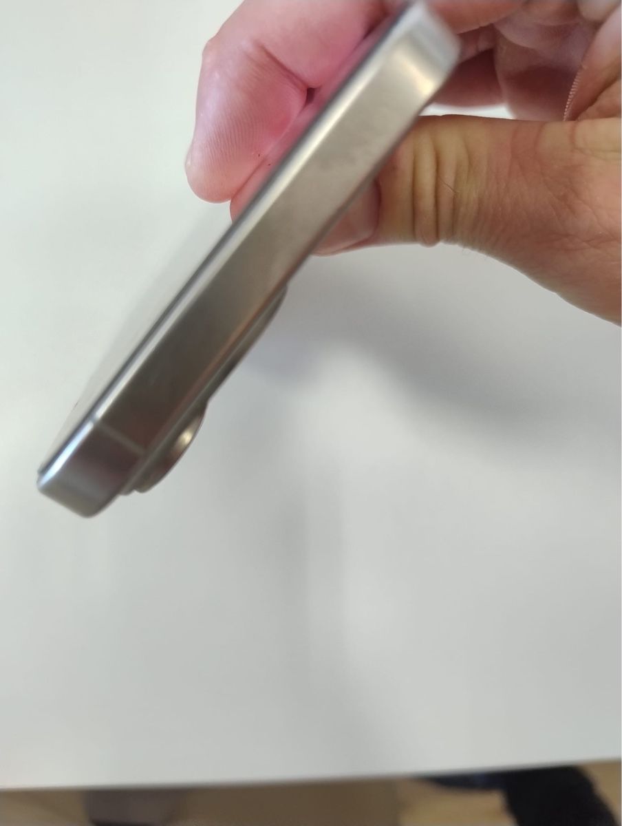 Apple Telefoni cellulari / Smartphones: iPhone 16 Pro Max 256GB sehr gepflegt  – Usato da Rüschlikon venduto da Eugen1984 3