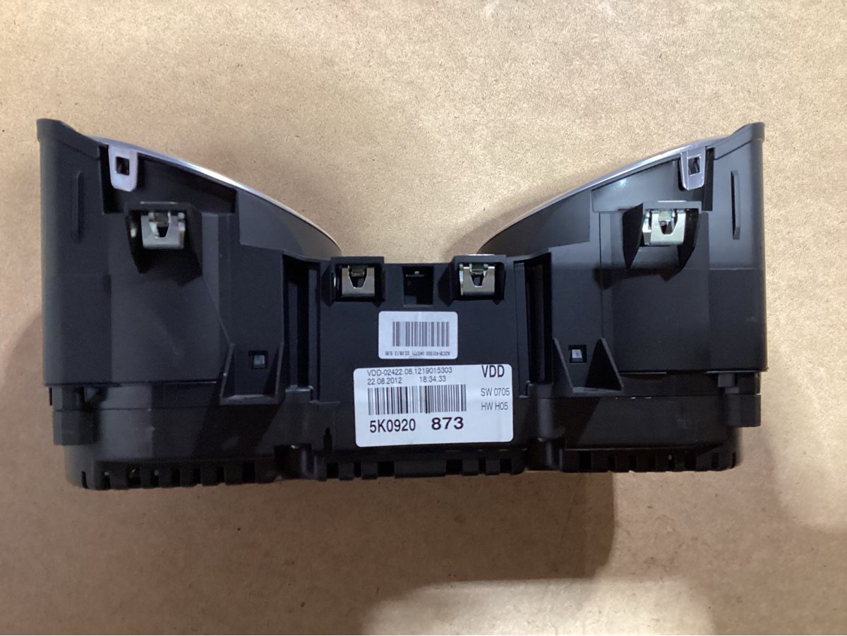 VW Tutti pezzi di ricambio auto: Tacho zu VW Golf VI 1.2TSI BMT – Usato da Reichenburg venduto da T864RX 2