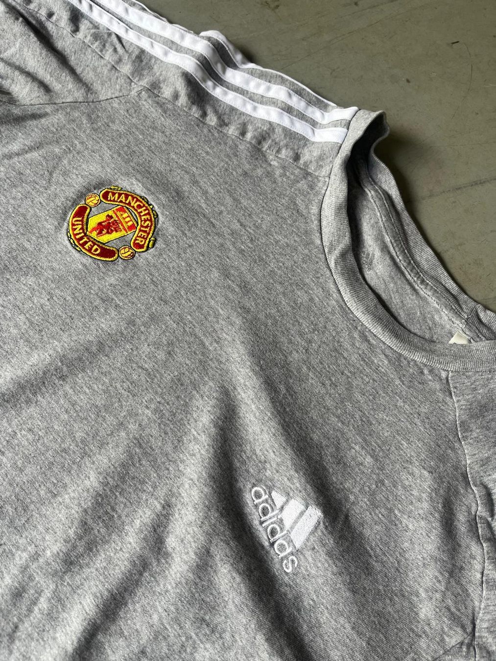Adidas T-shirt: Manchester United Shirt – Usato da Mönchaltorf venduto da Rofi7 2