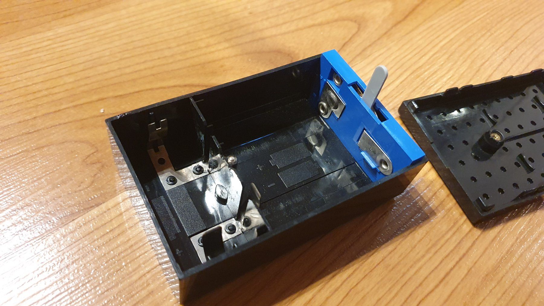 Lego Kit di costruzioni: LEGO 4.5V Batterienfach system Batteriekasten – Usato da Würenlingen venduto da LegoSwitzerland 1