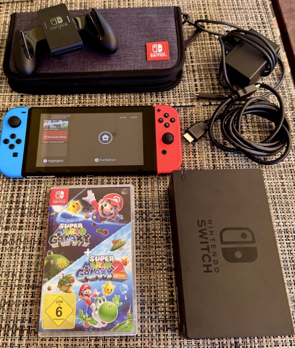 Nintendo Consoles: Nintendo Switch V1 + Super Mario Galaxy | Komplettset – D'occasion à Stein AG par ellenacleofea 1