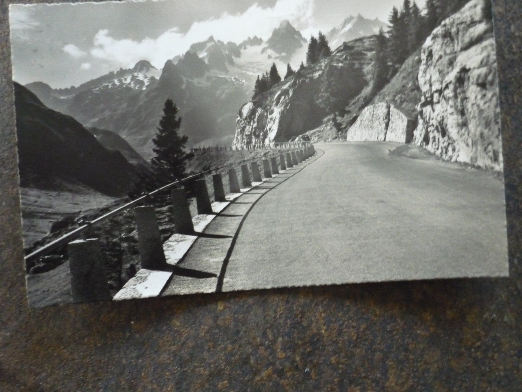 Ansichtskarten: Postkarte Sustenstrasse Bergpanorama mit Stempel 29.VI.53 – Gebraucht aus Langnau i. E. von Laendu7000