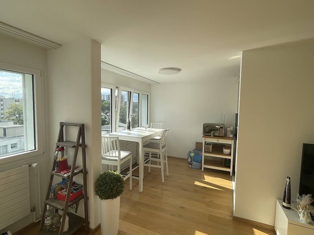 Ikea Tische: Tisch weiss mit 3 Barstühlen – Gebraucht aus Bern von julia_rebekka 1