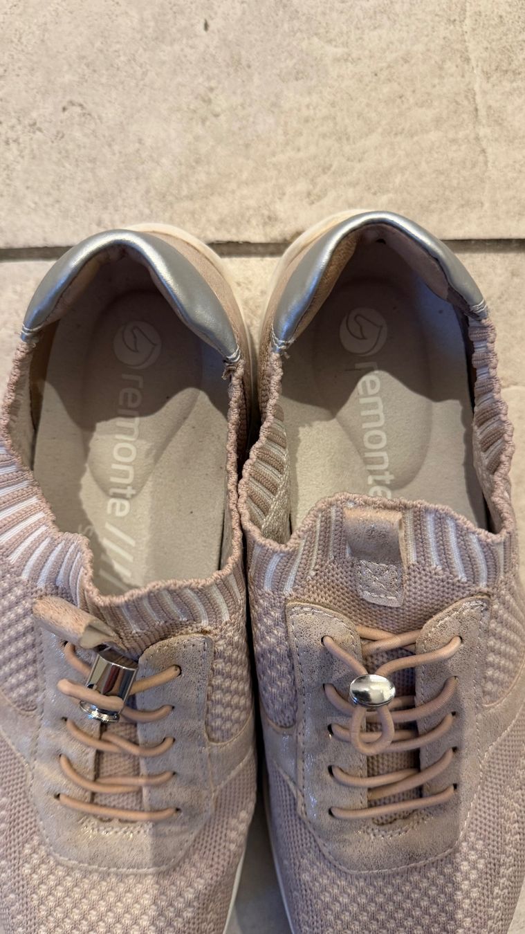 Damenschuhe: Remonte Sneaker rosé Grösse 38 – Gebraucht aus Wetzikon ZH von Schrungus 1