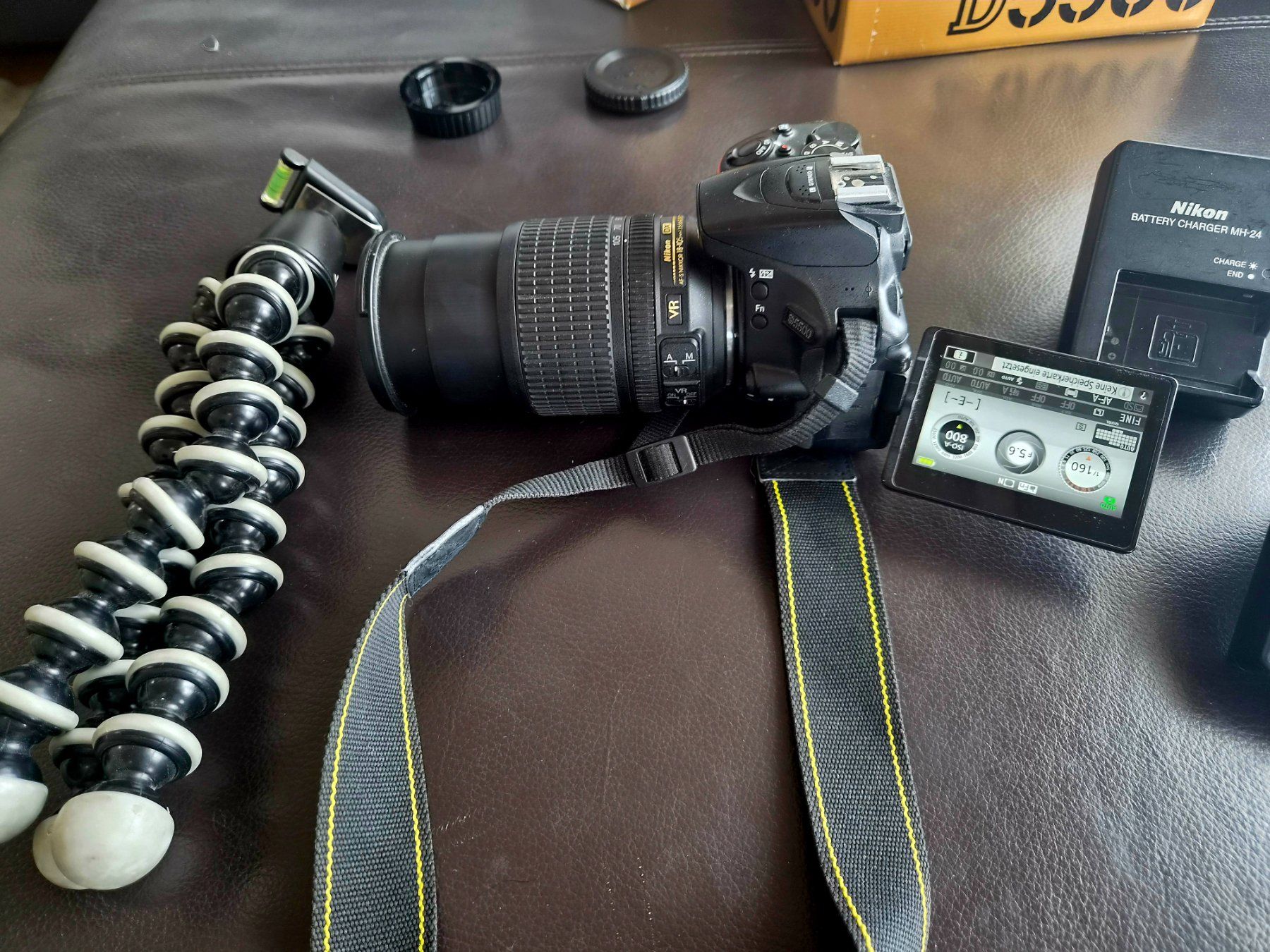 Nikon Fotocamera: Nikon D5500 mit 18-105mm VR Objektiv & GorillaPod – Usato da Dübendorf venduto da RoboAnd 4