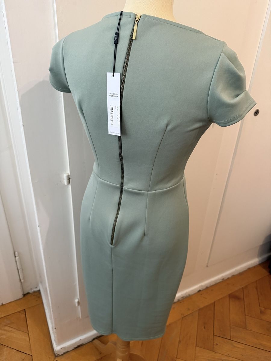 Closet London Vestiti: Robe élégante à vendre – Nuovo e nell'imballaggio originale da Le Locle venduto da tchanatakoua 1