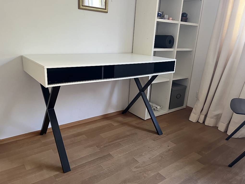 Schreibtische: Schreibtisch 120x65 – Gebraucht aus Zürich von chiffchaff