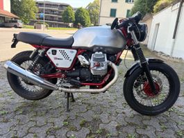 Moto Guzzi V7 Racer
