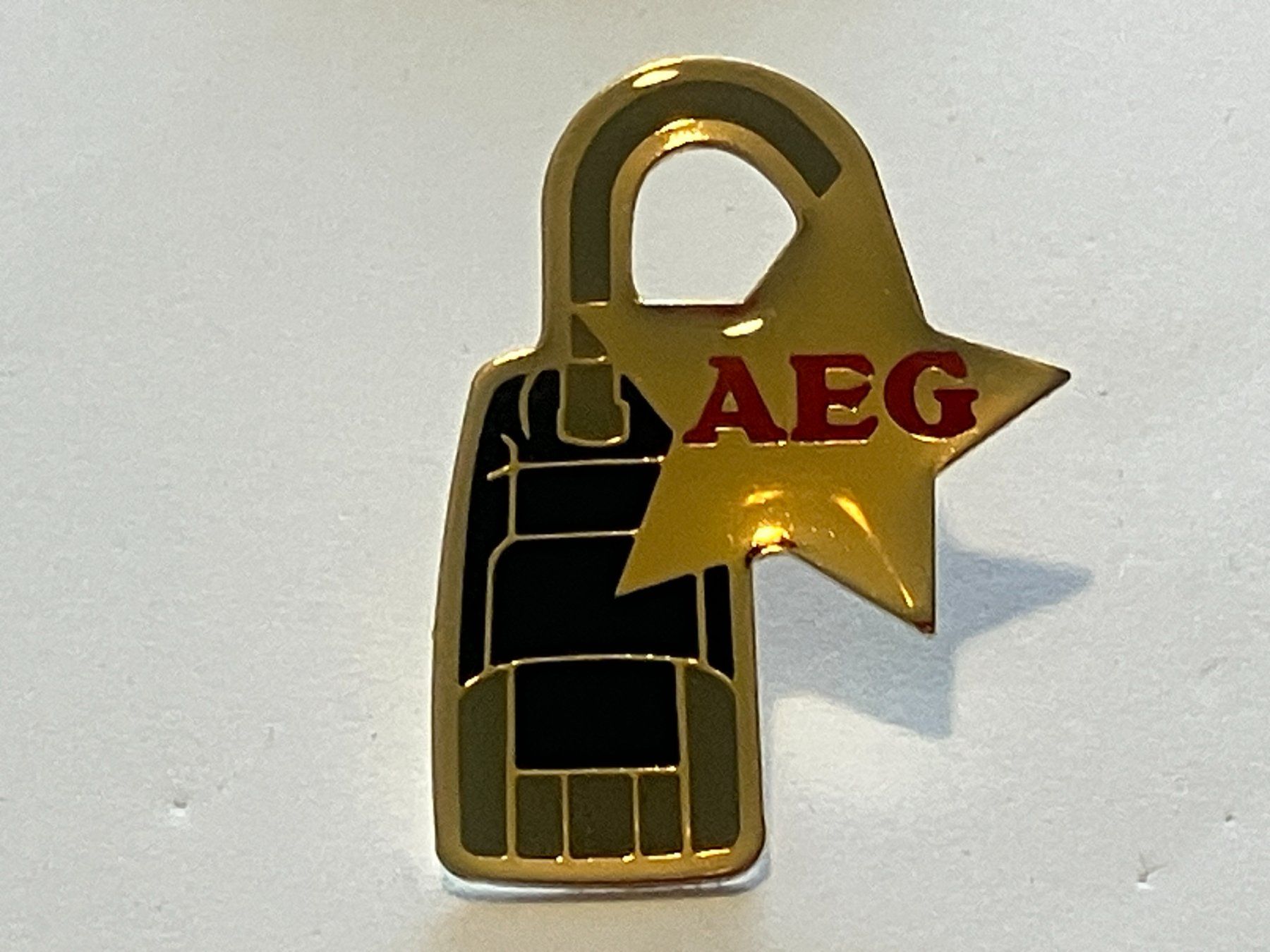 Plaquettes & Badges: 1 Pin AEG – D'occasion à Basel par djwwpp