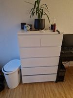 Kommode mit Fächern und viel Platz.