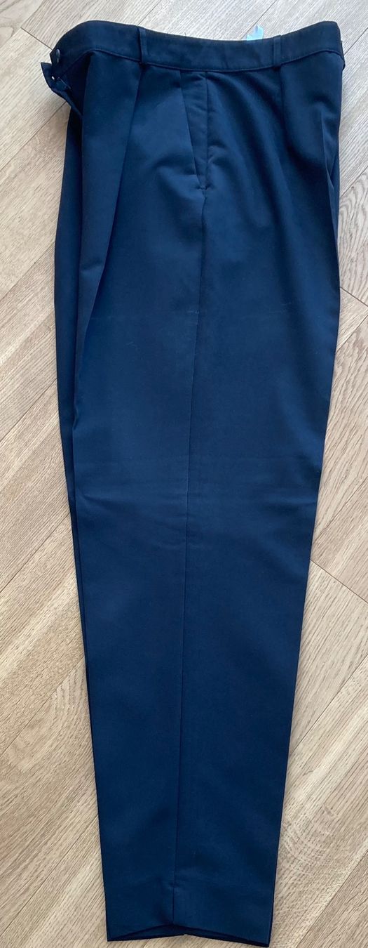 Hosen: Stoffhose mit Bundfalten – Neu (gemäss Beschreibung) aus Grüt (Gossau ZH) von Air8k3m 5
