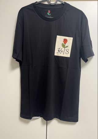 Schwarzes T-Shirt mit Rosen-Stickerei Gr. L