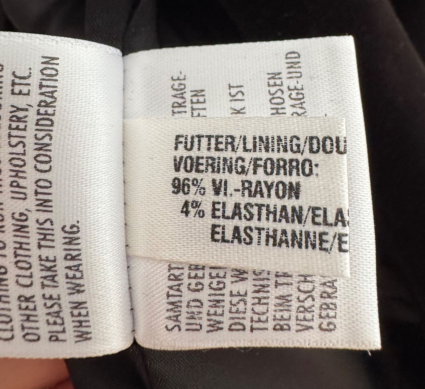 Escada Giacche: Escada Samt Blazer Schwarz mit Schleife Verschluss – Usato da Emmen venduto da sin_9c9b 6