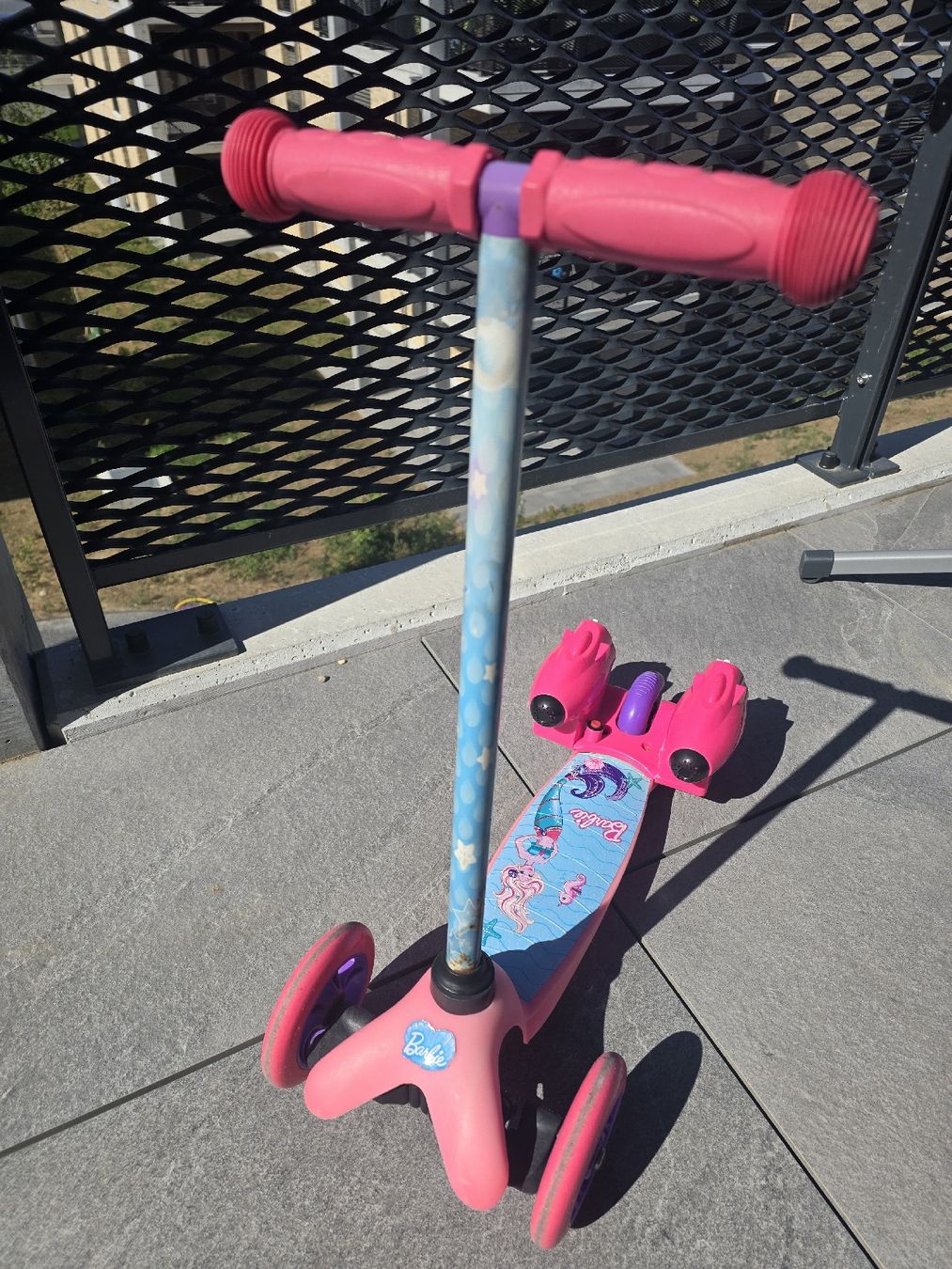 Fahrzeuge für Kinder: Barbie Kinderroller mit Seifenblasen – Gebraucht aus Berg TG von mar_ros 1